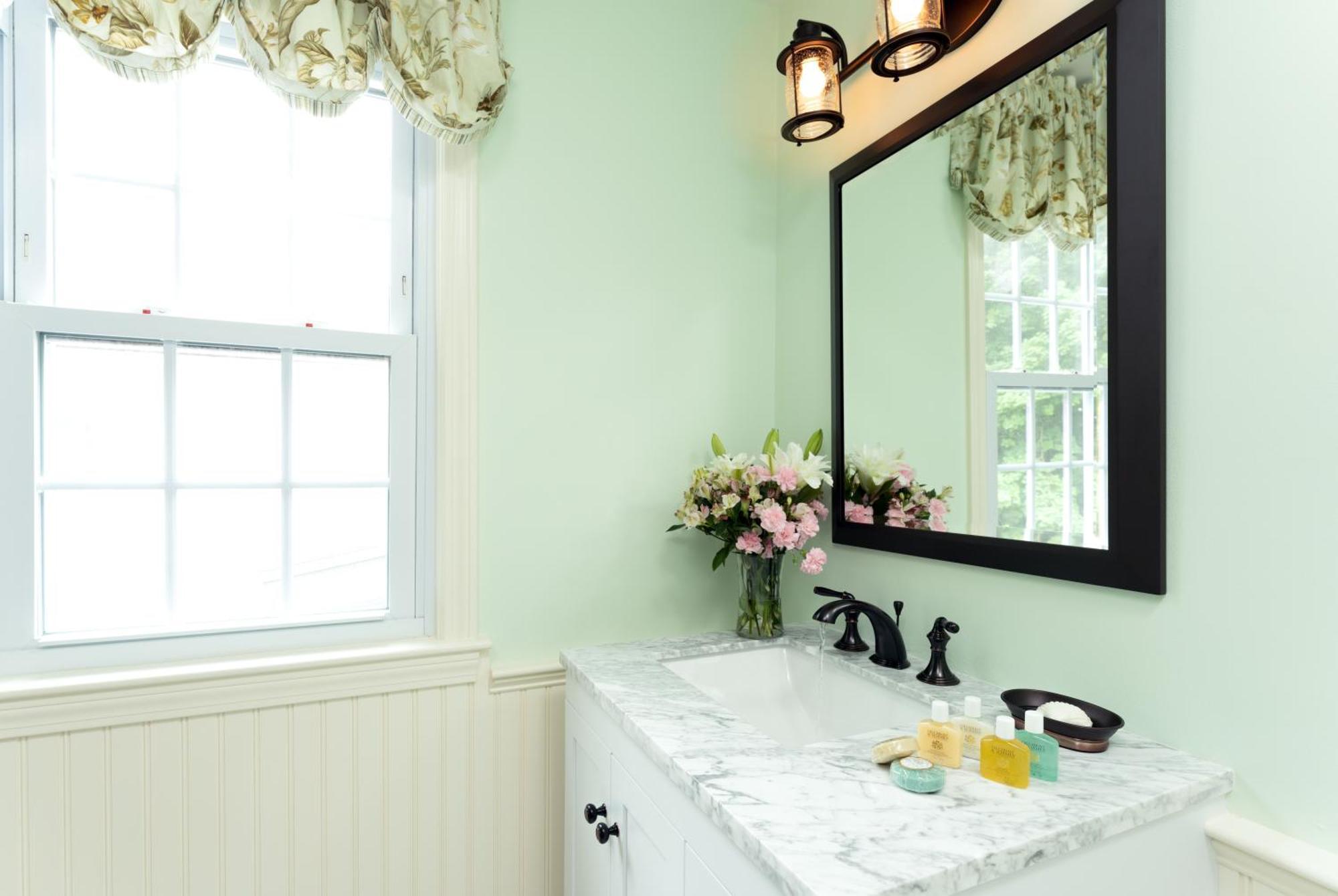 Old Harbor Inn Chatham Room photo